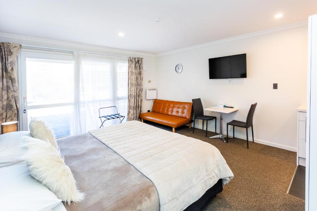 Superior Dunedin Apartments photo 2