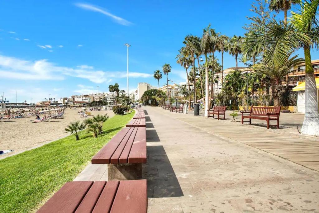 Royal View Apartment - Los Cristianos - Tap to explore photos
