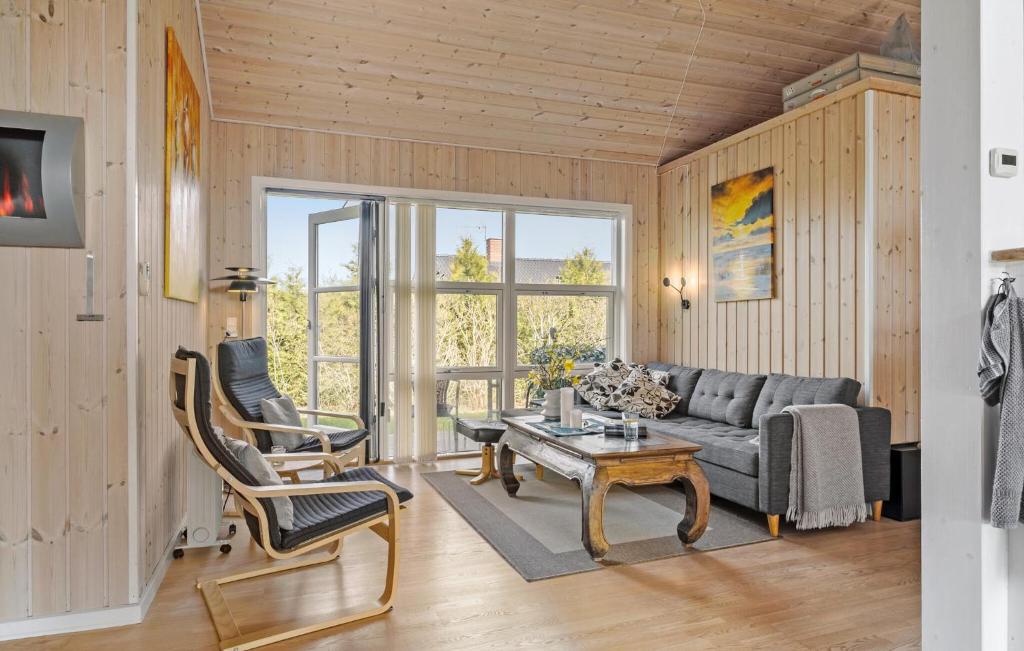 3 Bedroom Gorgeous Home In Storvorde photo 2