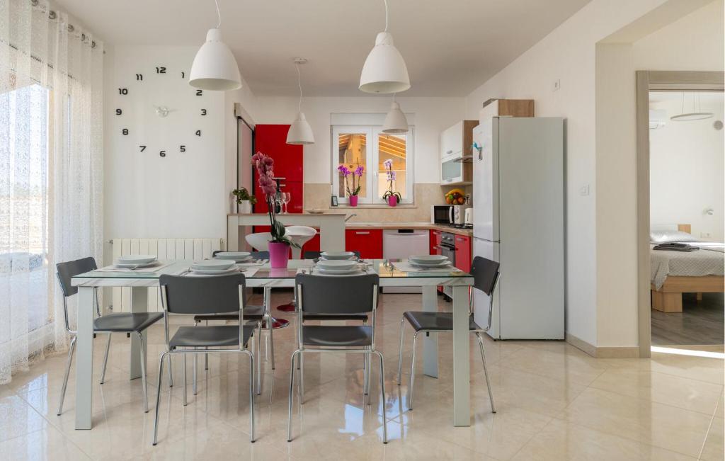 Nice Home In Vodnjan With Kitchen photo 4