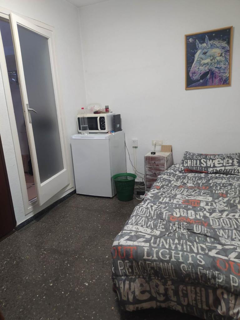 Suite en apartartamento compartido en la playa a 20 minutos de Barcelona photo 1