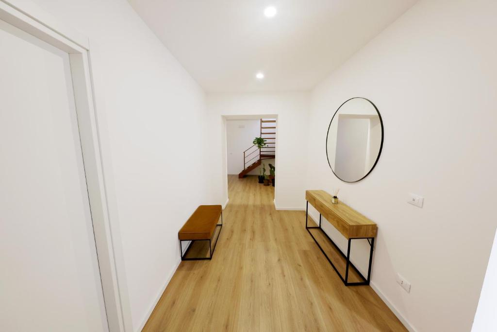 Argenteria5 Holiday Rooms - Tap to explore photos