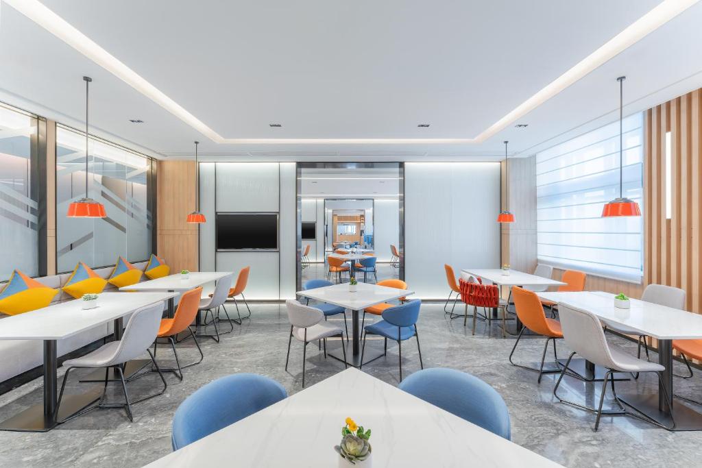 Holiday Inn Express Guangzhou Panyu Dashi, an IHG Hotel photo 1