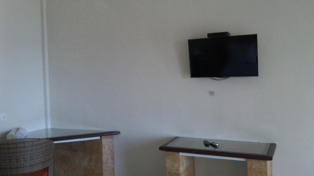 Barong Cafe Bungalow and Restaurant photo 1