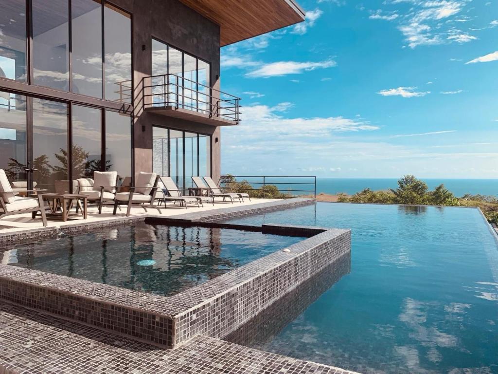 Hermosa OCean View Lot home photo 1