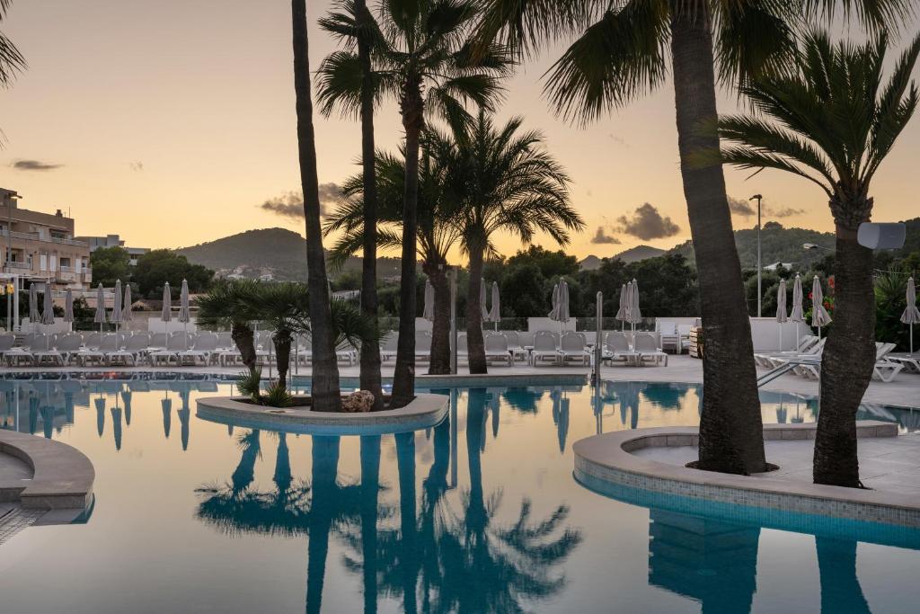 Hotel Cala Bona photo 2