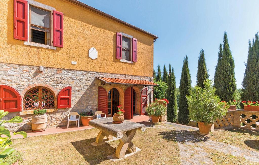 Pet Friendly Home In Serre Di Rapolano With Kitchen photo 1