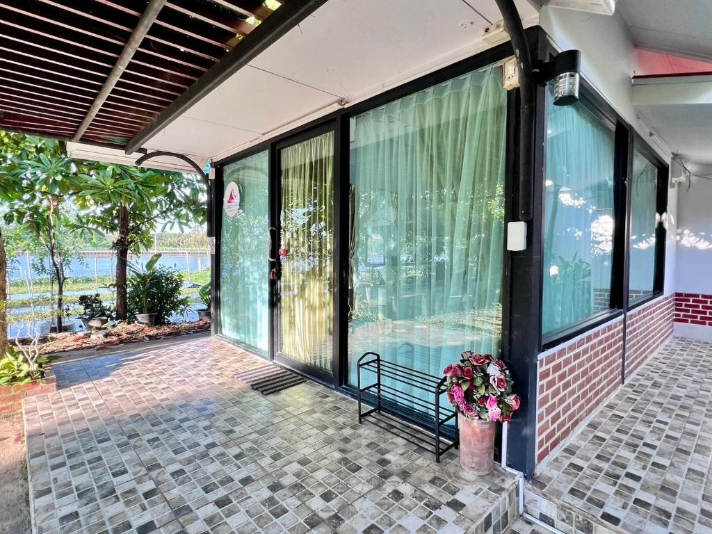 MrT Riverside Sampran มิสเตอร์ที โฮมสเตย์-ริมนที photo 2