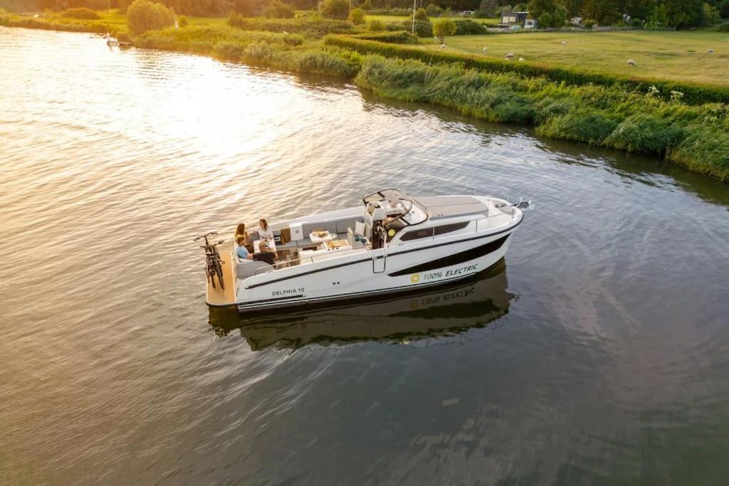 Delphia 10 Lounge - Duurzaam elektrisch varen
