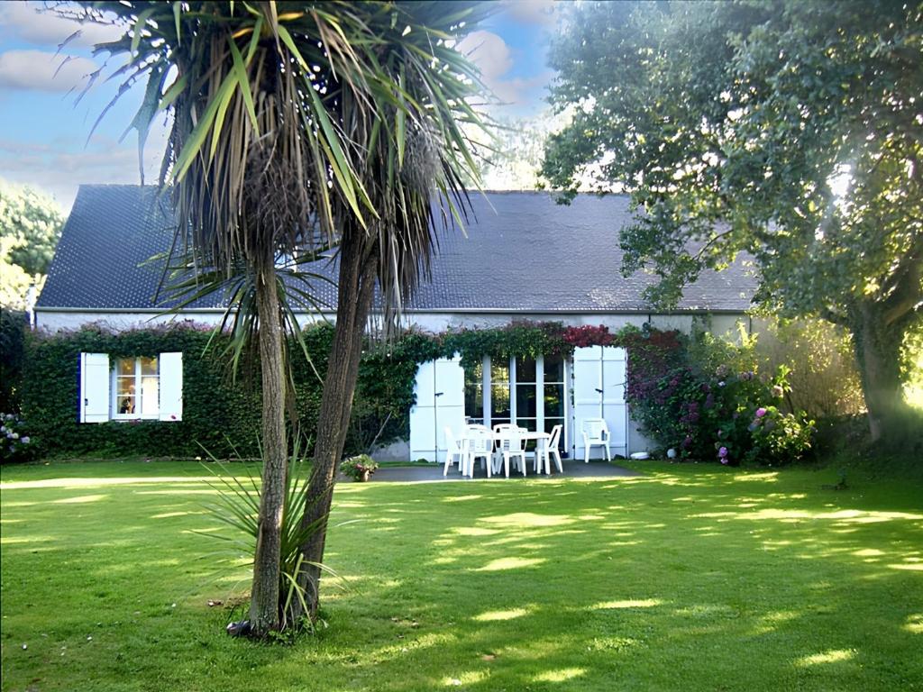 Villa de 5 chambres avec piscine privee jardin amenage et wifi a Ploubezre a 7 km de la plage photo 2