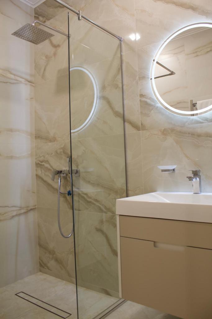 Lux Plaza Hotel photo 4
