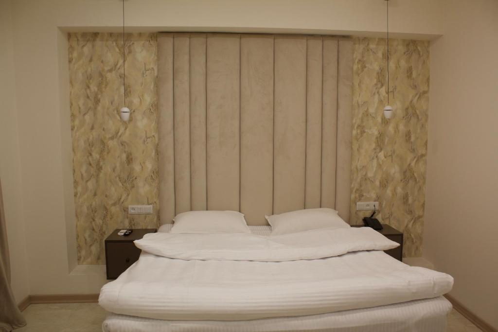 Lux Plaza Hotel photo 2