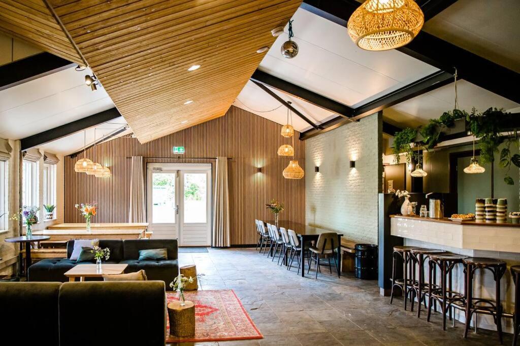 Groepsaccommodatie 'Jister' aan open vaarwater in Friesland photo 4