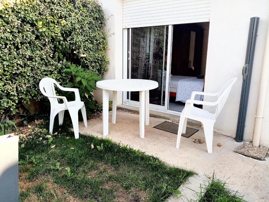 Maison d'une chambre avec jardin clos et wifi a Tonnay Charente