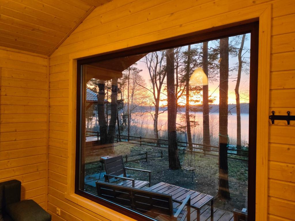Zakątek Wdzydze -domek nr 7 w pierwszej linii od jeziora photo 4