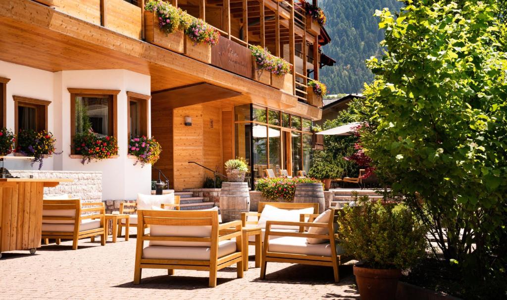 Corona Dolomites Hotel photo 3
