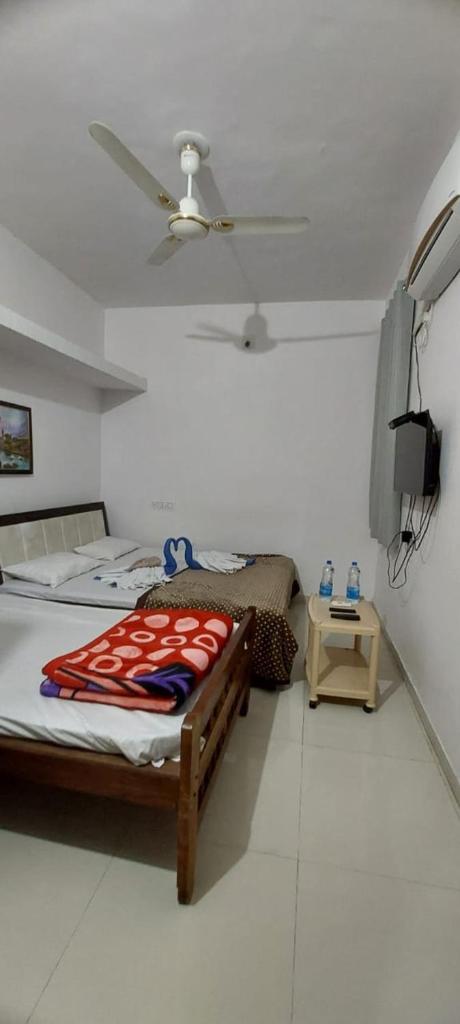 MADHAVRAI PREMIUM HOMESTAY photo 2