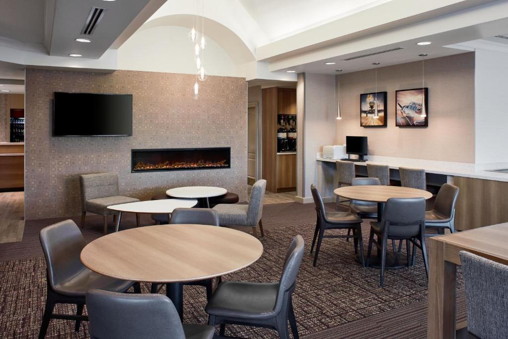 Residence Inn by Marriott Mississauga-Airport Corporate Centre West photo 2