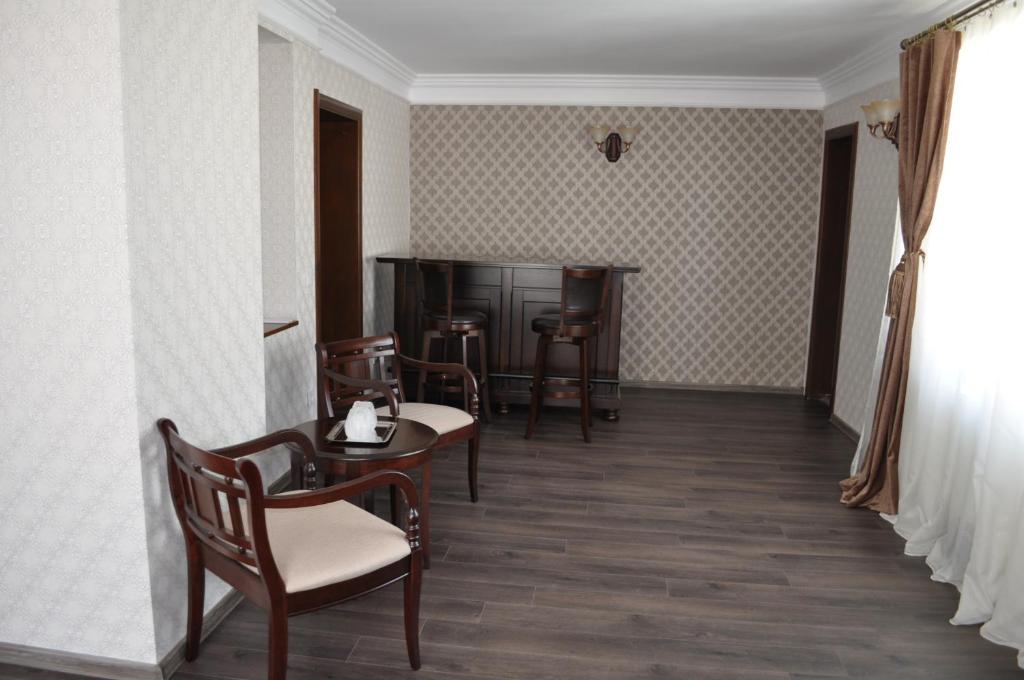 Двухместный (Улучшенный двухместный номер с 1 кроватью), Hanul cu Noroc Motel with pool