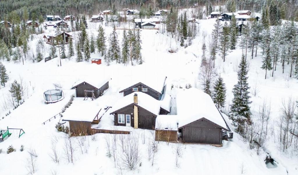 A wonderful estate of two houses for all seasons!
