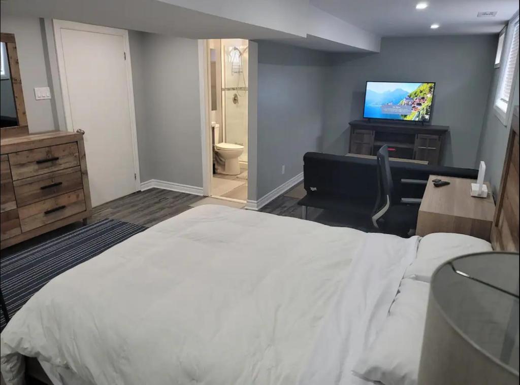 Private Apartment in the heart of Ottawa photo 3