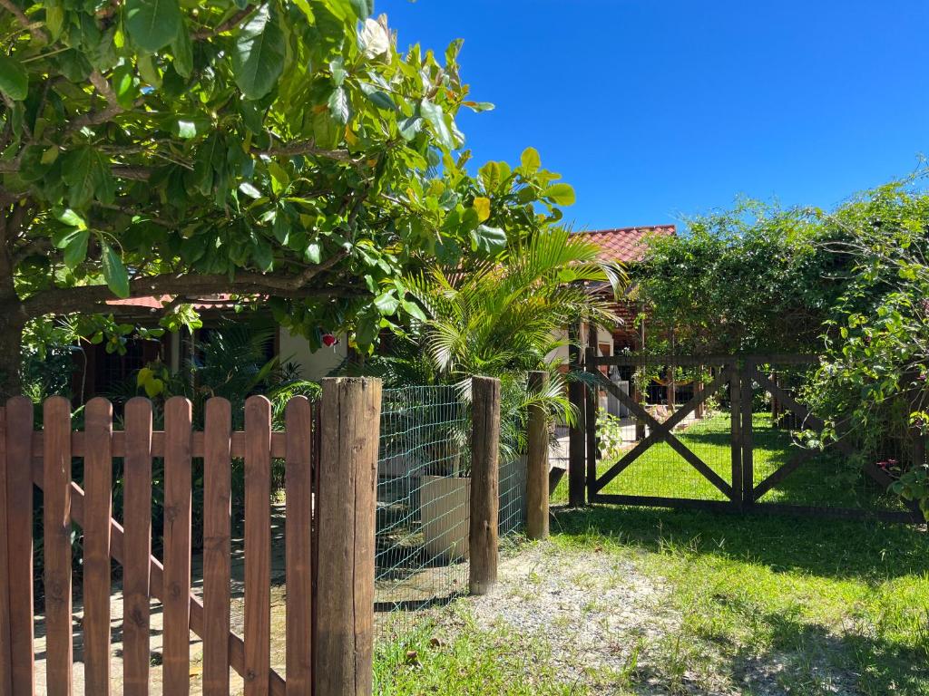 Casa na Barra ampla e arejada com jardim incrível photo 2