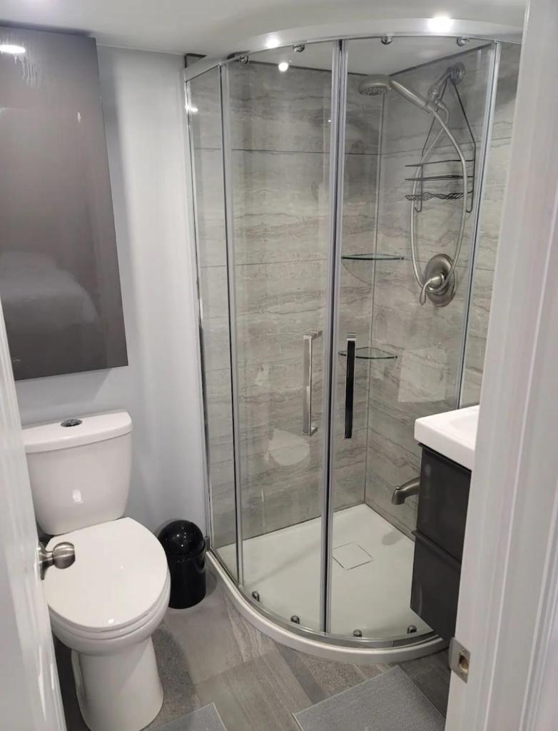 Private Apartment in Ottawa near the Ottawa hospital photo 2