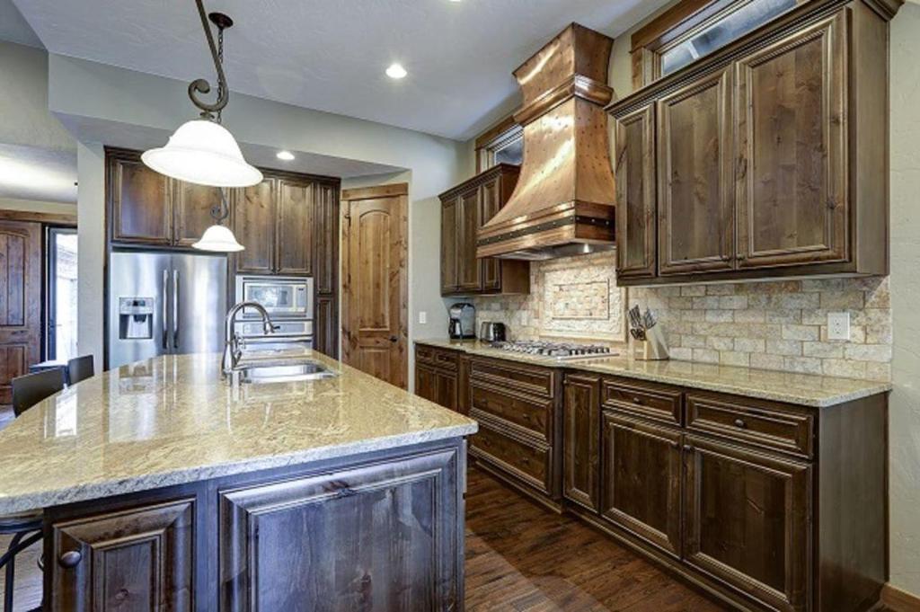 Suncadia 3-Bedroom Home Perfect for Hosting + Golf Course Views photo 4