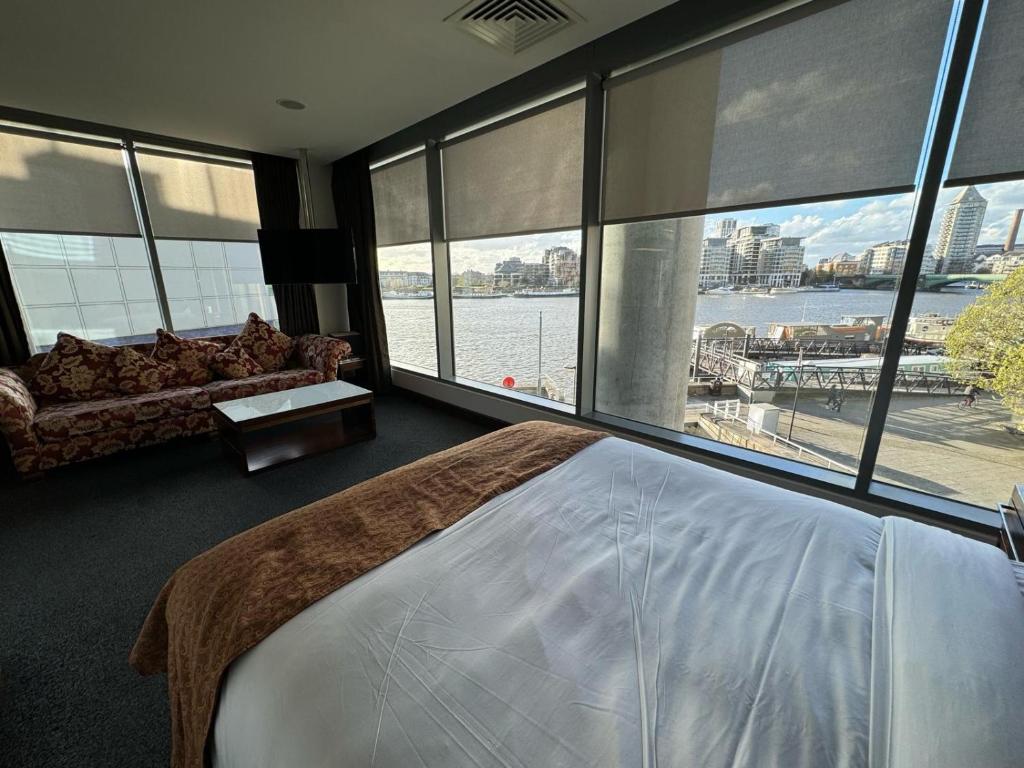 Rafayel on the Left Bank Room Type - Junior Suite