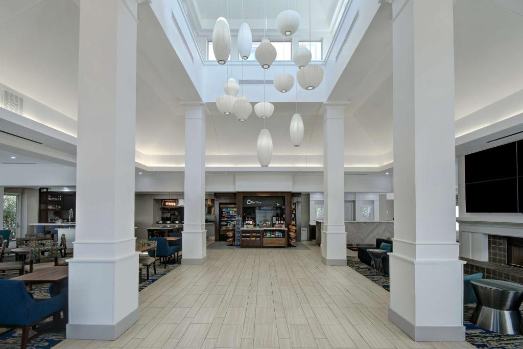 Hilton Garden Inn Detroit Metro Airport photo 4