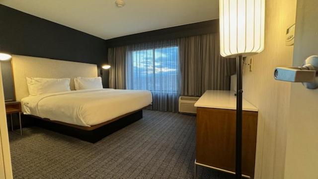 Courtyard by Marriott Kingston photo 2