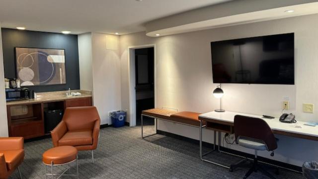 Courtyard by Marriott Kingston photo 3