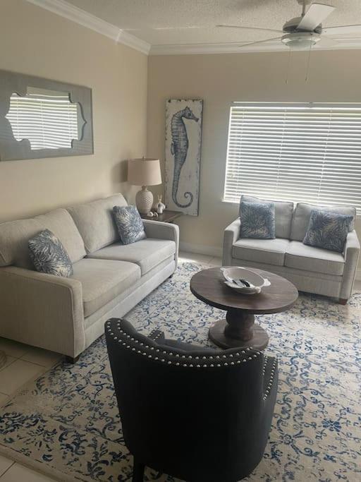 511 Regal Beach Club - Heart of Seven Mile photo 4