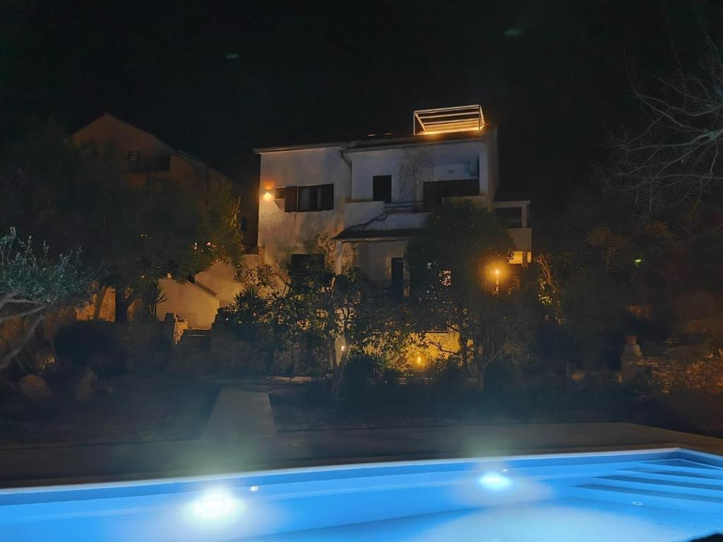 Apartments with a swimming pool Stari Grad, Hvar - 4015 photo 1