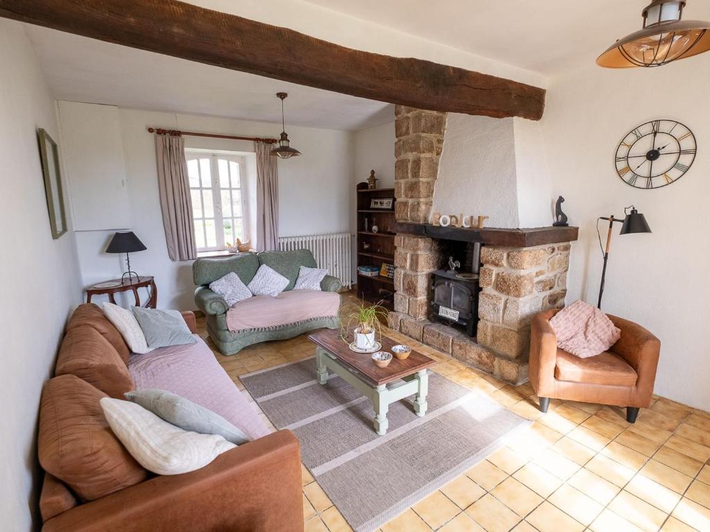 Gîte Loiron-Ruillé, 3 pièces, 5 personnes - FR-1-600-63 photo 1