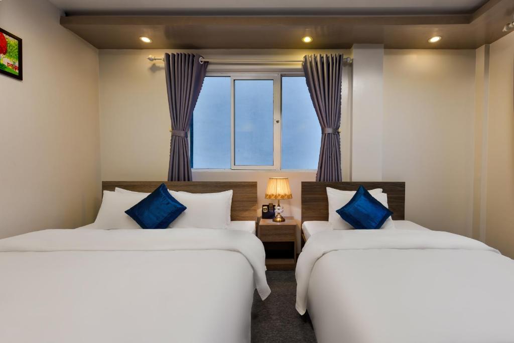 Catba Central Hotel 2