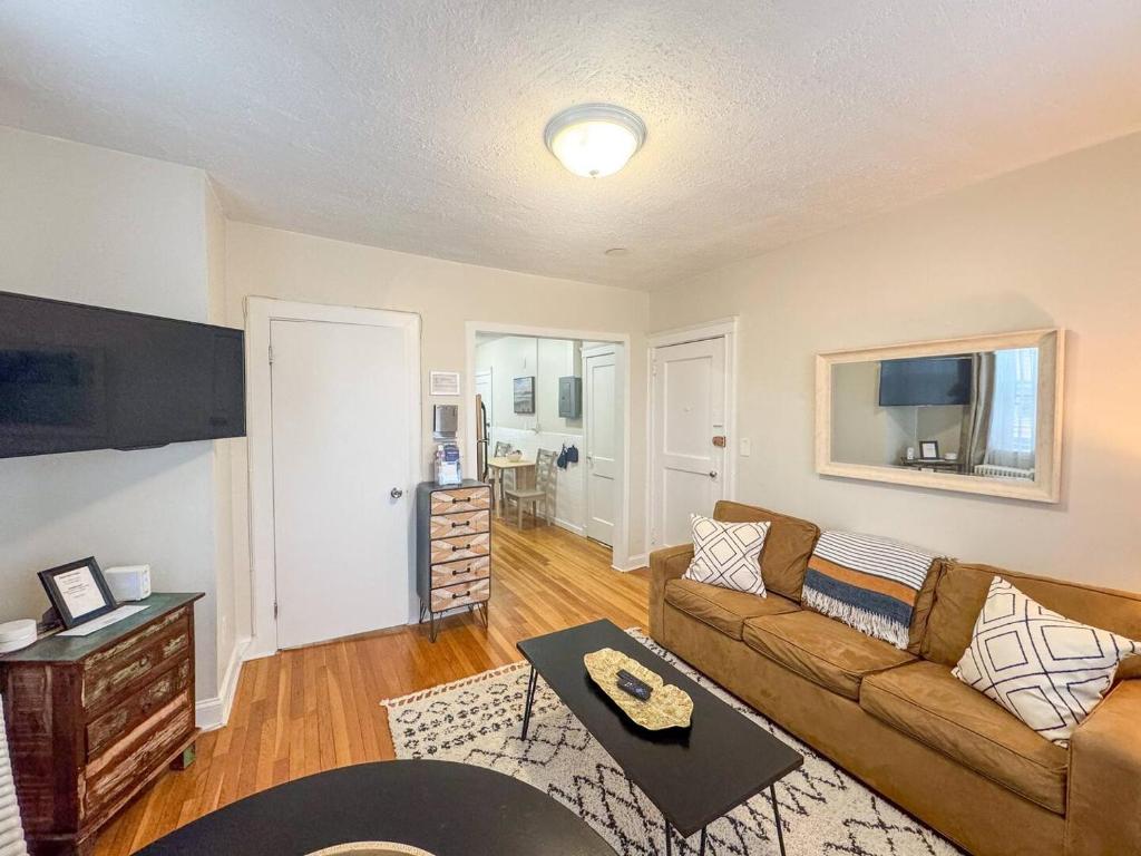 Near Longwood, Transit, Parking - Newly Renovated! photo 1