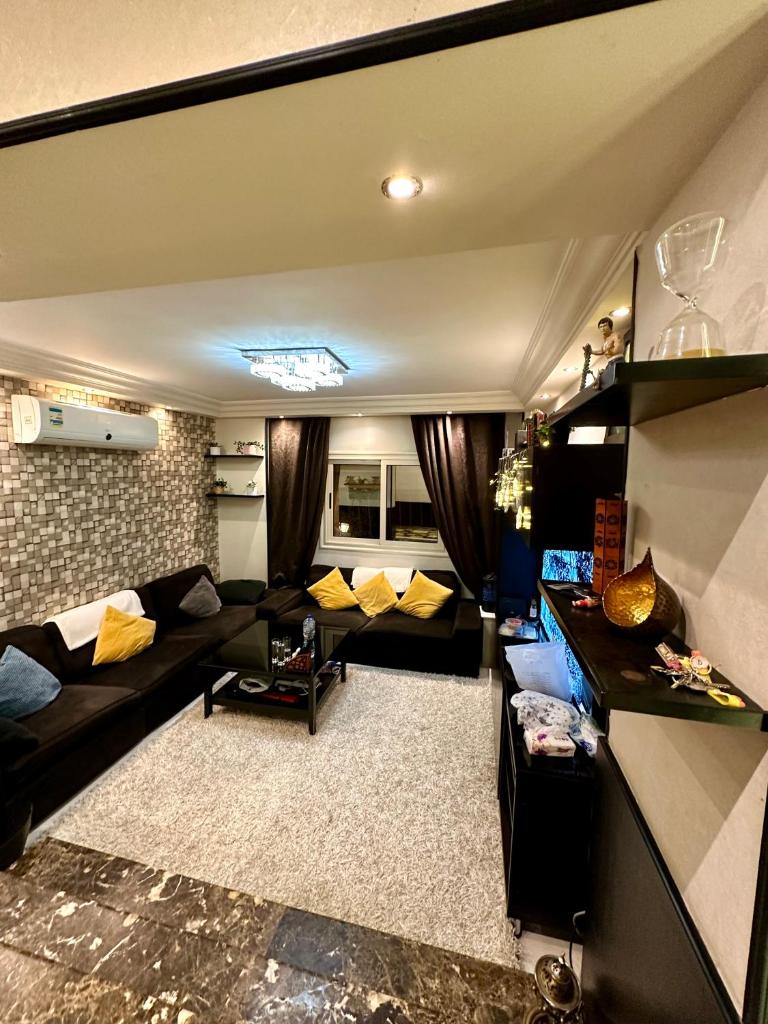 Royal apartment for family rent, 6 October photo 2