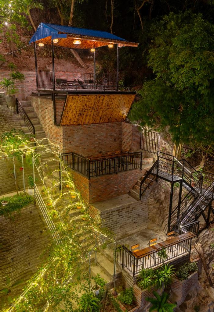 Cat Ba Xanh Spring Garden Hotel