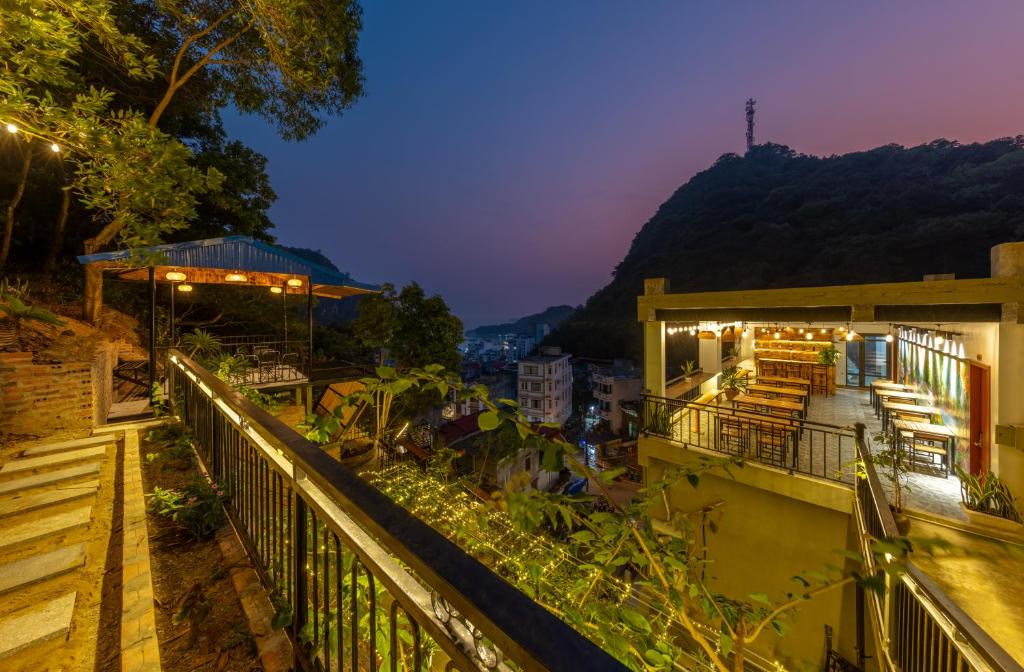 Cat Ba Xanh Spring Garden Hotel