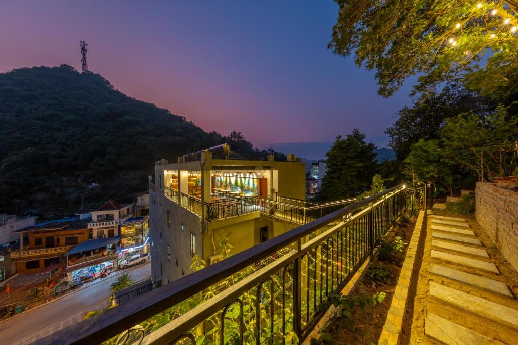 Cat Ba Xanh Spring Garden Hotel