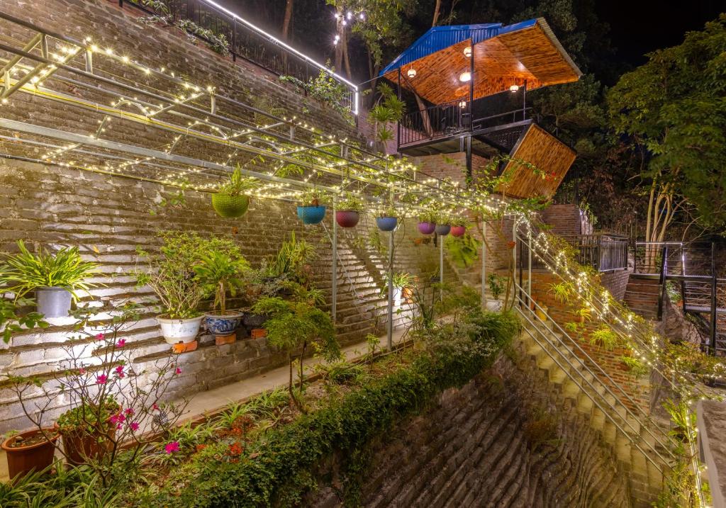 Cat Ba Xanh Spring Garden Hotel