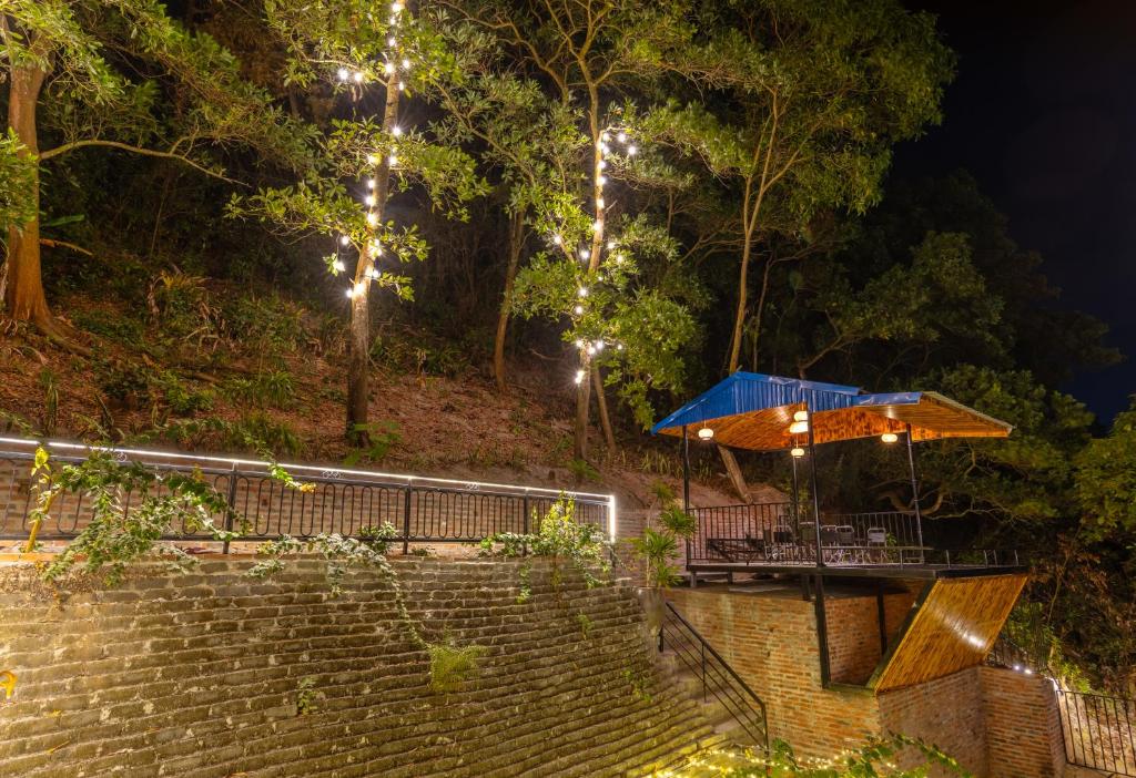 Cat Ba Xanh Spring Garden Hotel