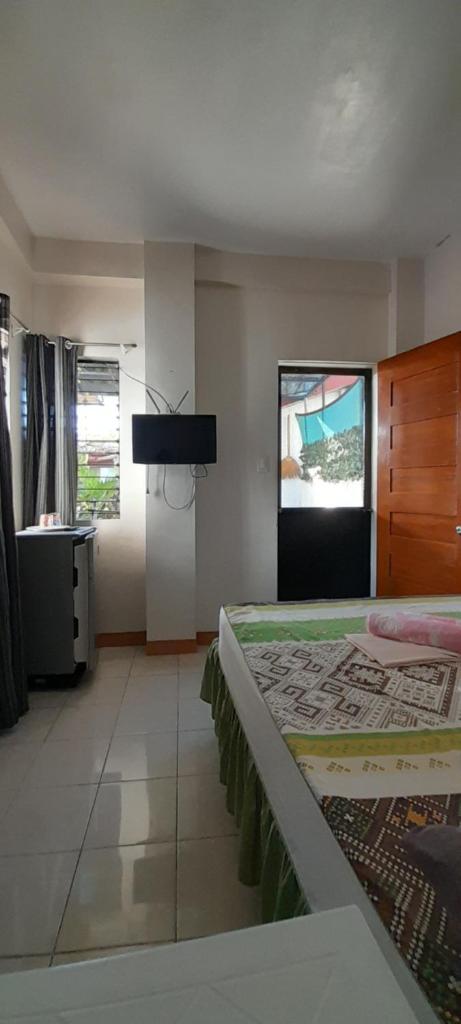 Reynaldo's Upstairs photo 3