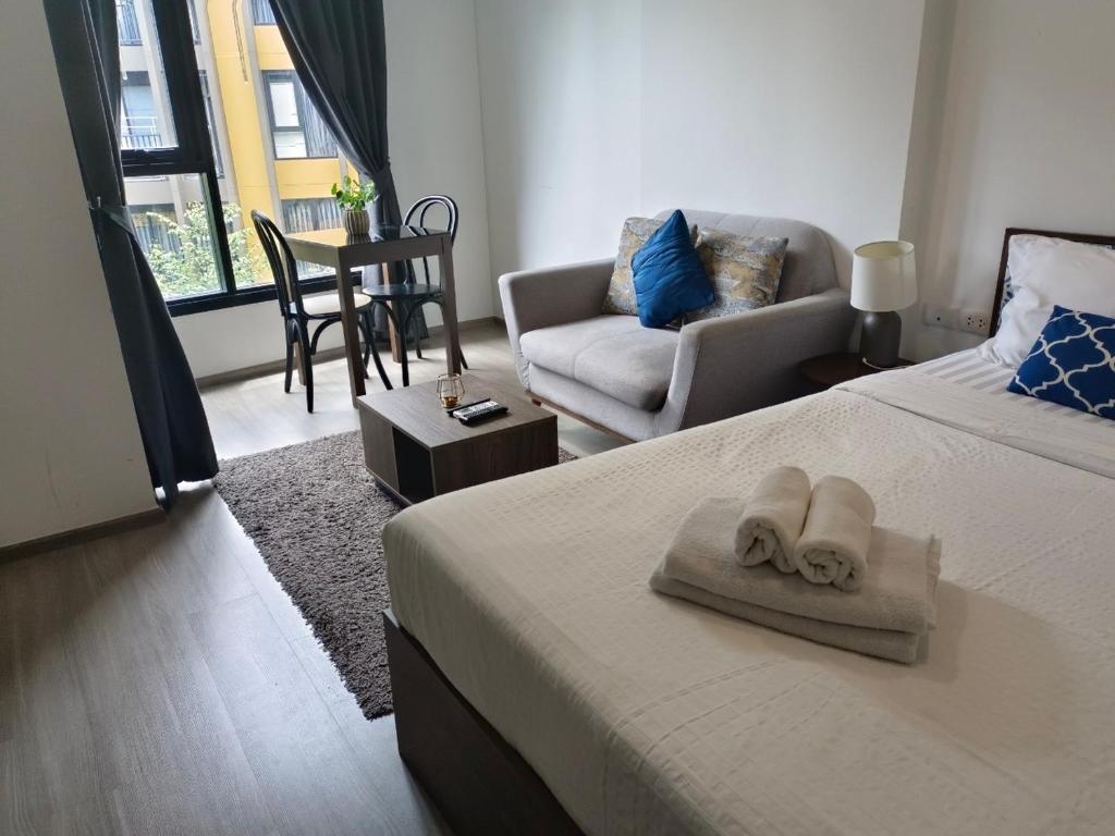 The base central phuket photo 3