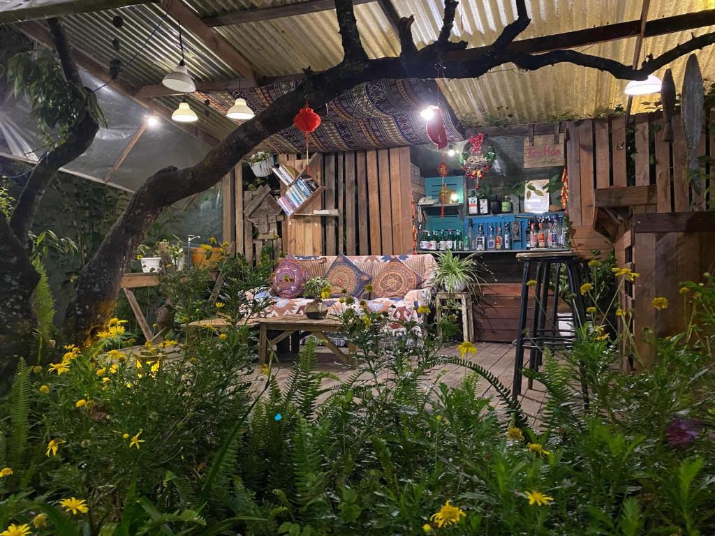 Earthtone home & drinks photo 4