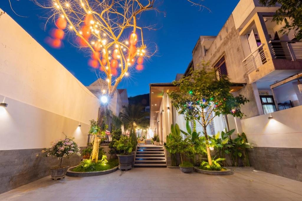 Villa Không Lầu 5 Phòng Ngủ - Phan Chu Trinh