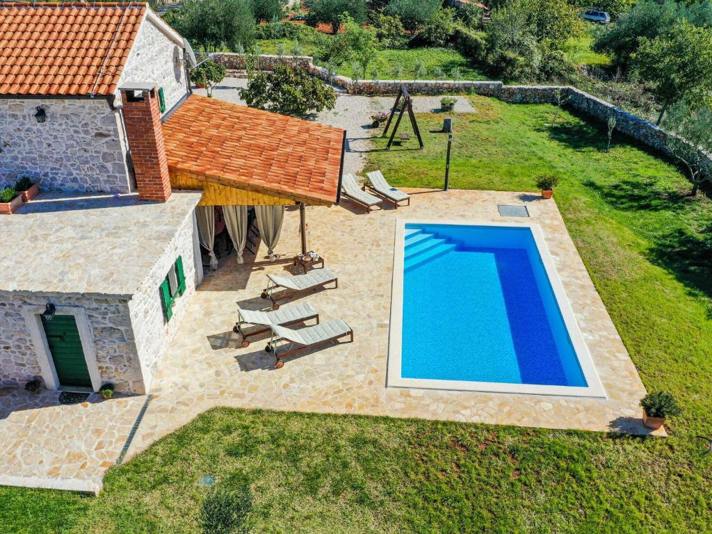 Lovely villa in Posedarje with private pool photo 3