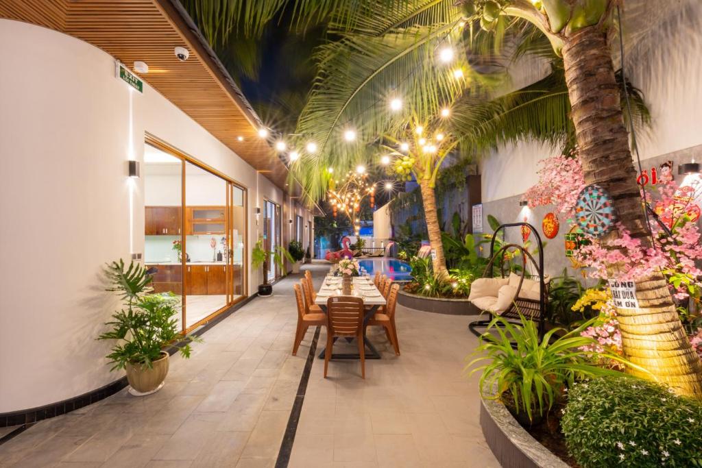 OSAKA HOMESTAY - Villa Hồ Bơi Mới - 5 Phòng Gần Biển