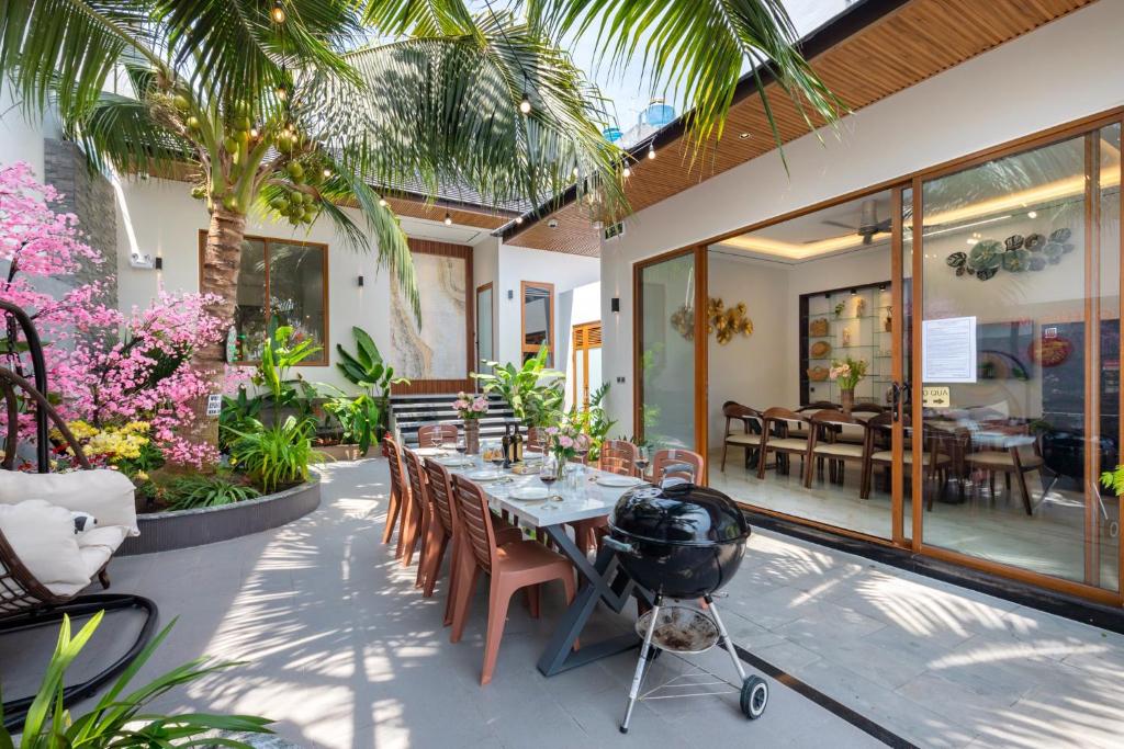 OSAKA HOMESTAY - Villa Hồ Bơi Mới - 5 Phòng Gần Biển
